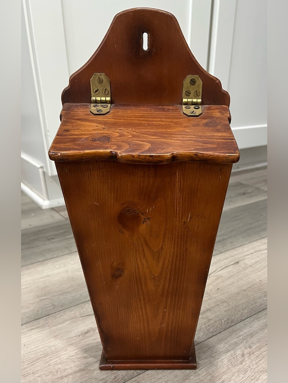VTG Primitive Knotty Pine Wall Box Tapered Fireside Hearth/Pipe Box w Metal Base